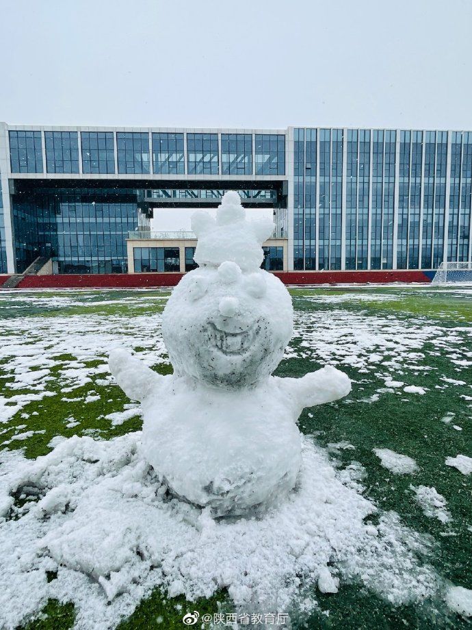 校园|长安第一场冬雪，一起晒晒培华校园的个性雪人们吧