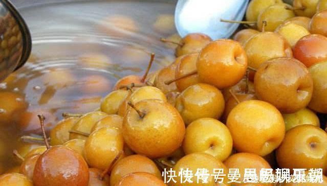 冰糖雪梨|老人孩子咳嗽，别再煮梨水了，用这植物泡梨，温肺祛痰