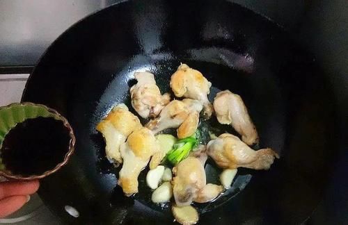  红糖鸡翅根：真的秒杀炸鸡翅，好吃到吮指