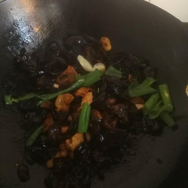 木耳炒肉，简单美味家常炒菜