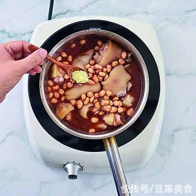 tvb|今天我吃光5碗饭的秘诀是知足常乐炖猪手...