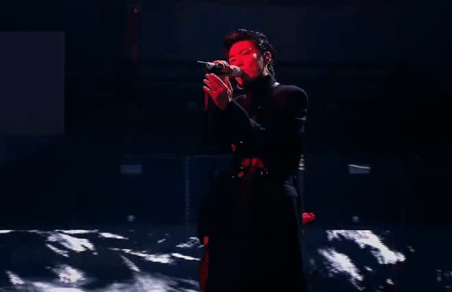 《追光吧》4大黑馬浮出水面，2人靠兄弟撐腰，2人靠節目組力捧