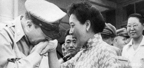 侍从|宋美龄与张学良究竟有什么秘密侍从晚年拿出一封信,真相大白