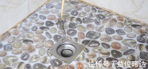 卫生间里放2根筷子，这个用途太聪明了，一年省下不少钱，学学吧