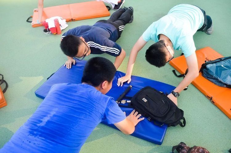 身高|孩子初露三个表现,暗示身高发育即将停止,抓紧把握最后的冲刺期