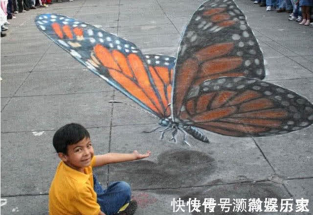 作画$美术生在墙上作画,路人无奈撞墙,网友打死这个“天才”熊孩子