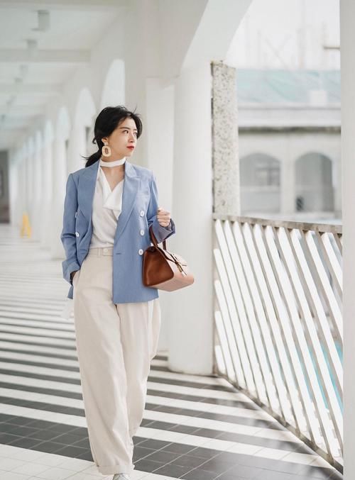 卫衣下面别配牛仔裤了！今年流行这样穿，你买了吗？