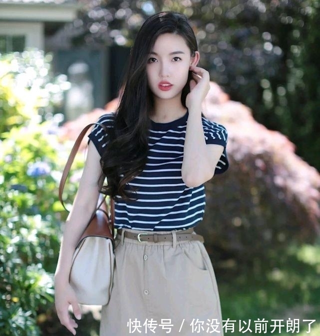 宽松|怎么穿搭才能成为精致的女人?简约休闲风就很高级,值得细细品味
