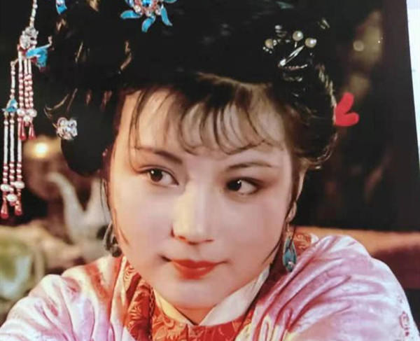 宝钗!薛宝钗替史湘云办螃蟹宴,为何被贾母说不是好东西?恶意直指黛玉