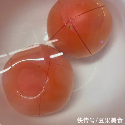 西红柿炒鸡蛋|这样的#夏日开胃餐#西红柿炒鸡蛋你吃过吗？