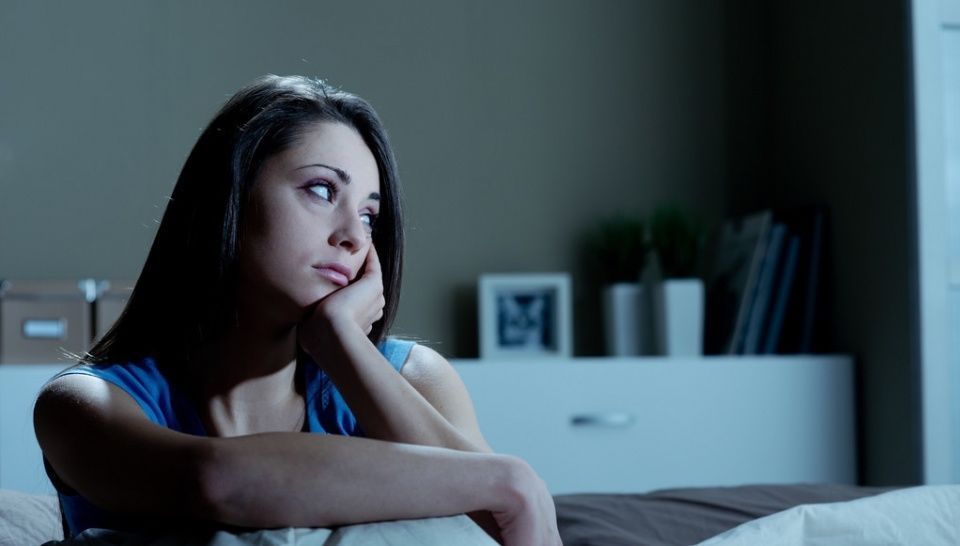 晚上失眠半夜总醒用3种植物泡水喝,睡得踏实,一觉酐睡到天亮