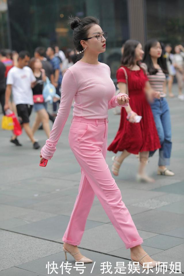 雅致的粉色穿搭,气质女生都很喜欢,减龄又好看!