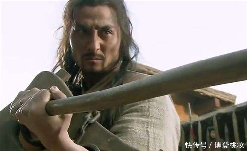 兵败如山倒|首位战死的天罡好汉,林冲也打不赢他,他死后宋江便兵败如山倒