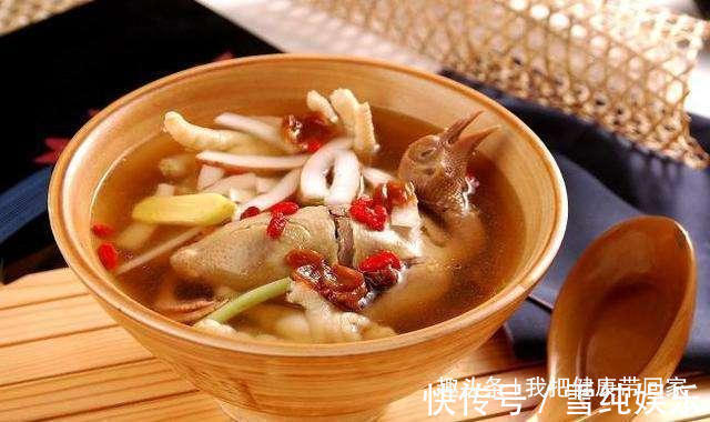 一鸽顶十鸡|老人常说“一鸽顶十鸡”,鸽子肉的营养价值真这么高吗