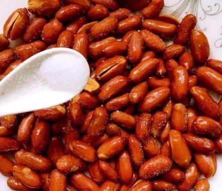 发潮|炒花生米,直接下锅炒就错了大厨教你几步,花生香脆不会发潮