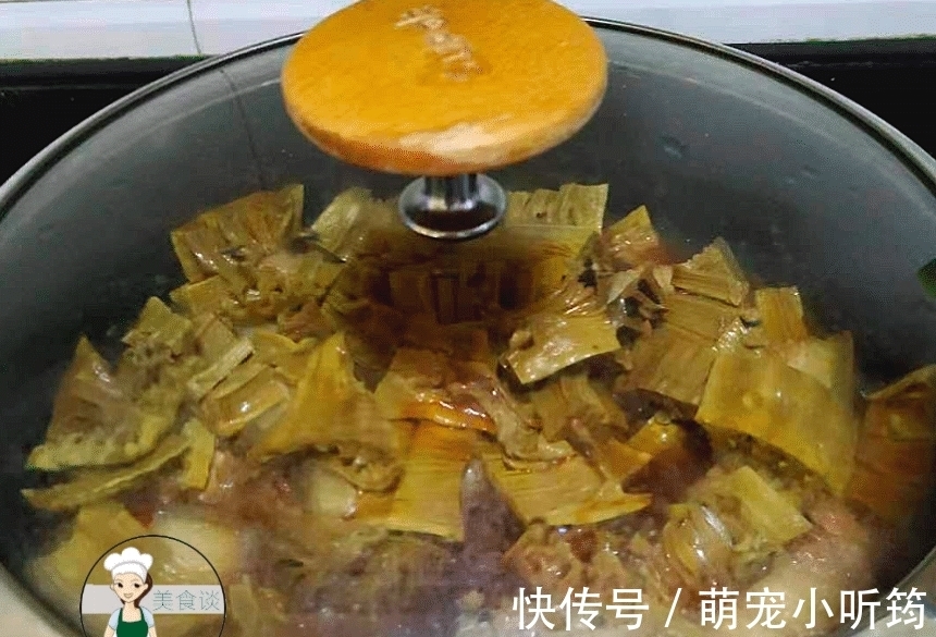 清明前,遇到它别手软,一次多囤些,晒干冻起来特省事,炖肉真香