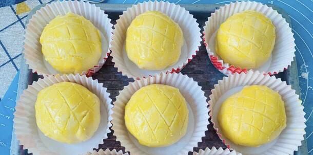 萌萌哒的菠萝包