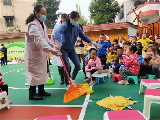 呕吐|预防传染，科学防控！ ——夹江机关幼儿园开展秋冬季传染病预防知识宣传及突发诺如病毒演练