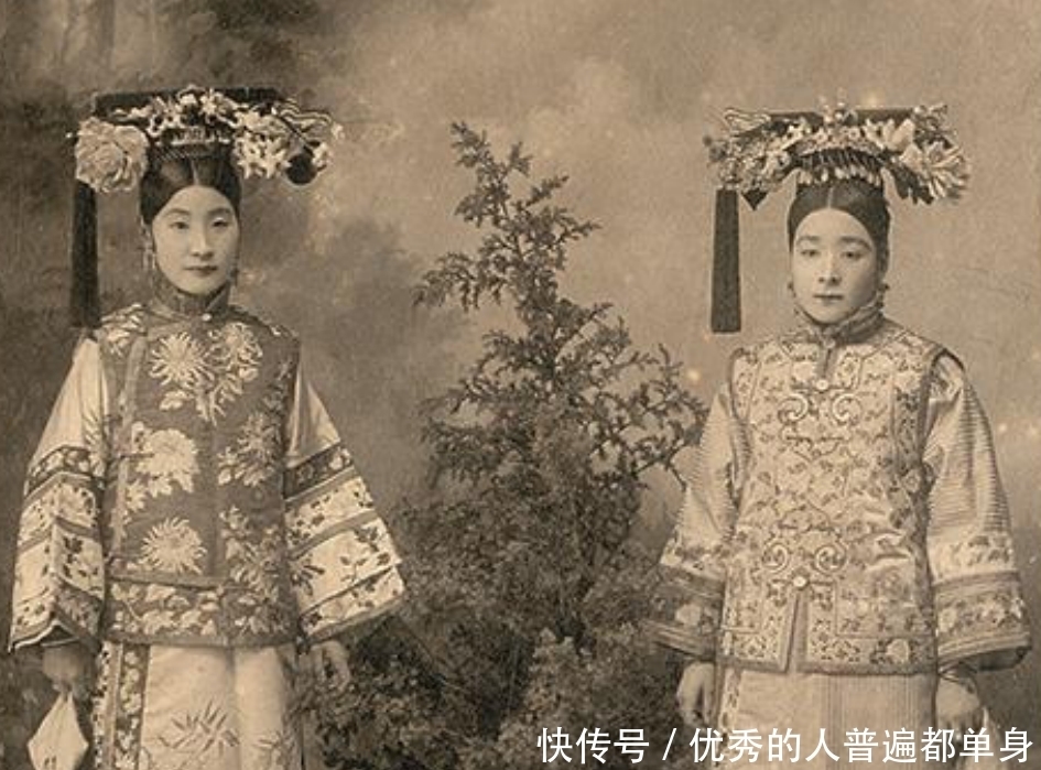 玲珑|清朝女子到底有多美?眉目端正如画,身材窈窕玲珑多姿!