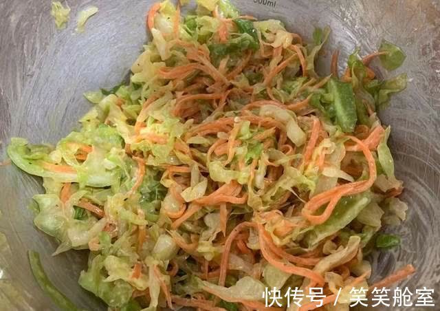 减脂|胡萝卜和包菜一起蒸,原来这么好吃,低脂饱腹,减脂期要多吃