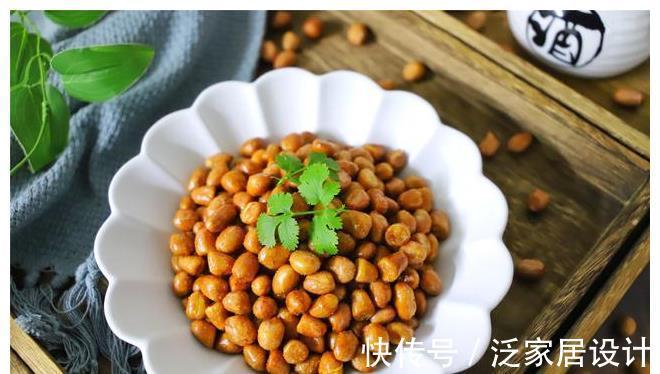 花生米|油炸花生米,可别直接下油锅,牢记两个小技巧,放10天还嘎嘣脆