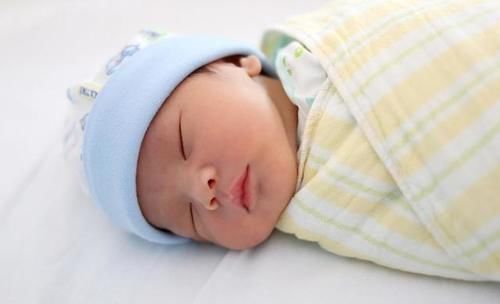 睡眠质量|妈妈别错过宝宝的“暗语”了,宝宝的这些表现,暗示需要用枕头了