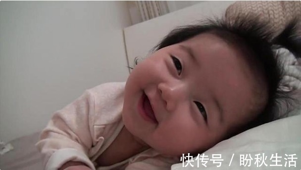 小婴儿|孩子大脑发育有信号，若小婴儿出现这些特征，说明有当学霸的潜力