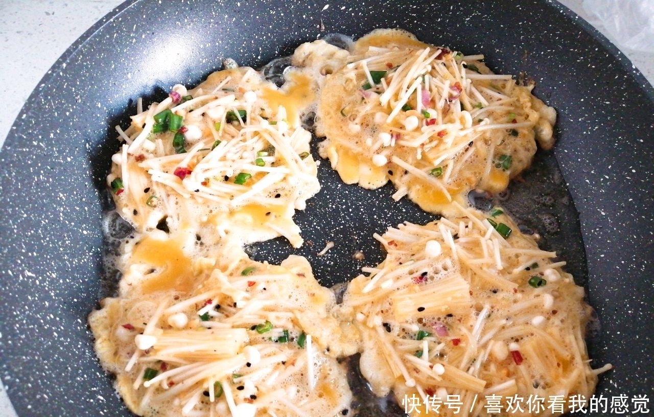 金针菇和鸡蛋,搭配在一起百吃不腻