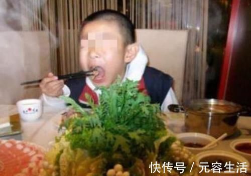 口水|熊孩子朝邻桌火锅吐口水,邻桌的反击大快人心,路人:就该这么治