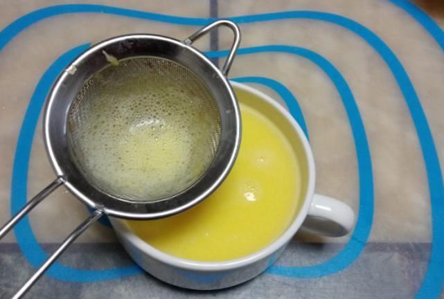 蒸鸡蛋羹，加水直接蒸就错了！牢记4要点，光滑如镜，鲜嫩无蜂窝