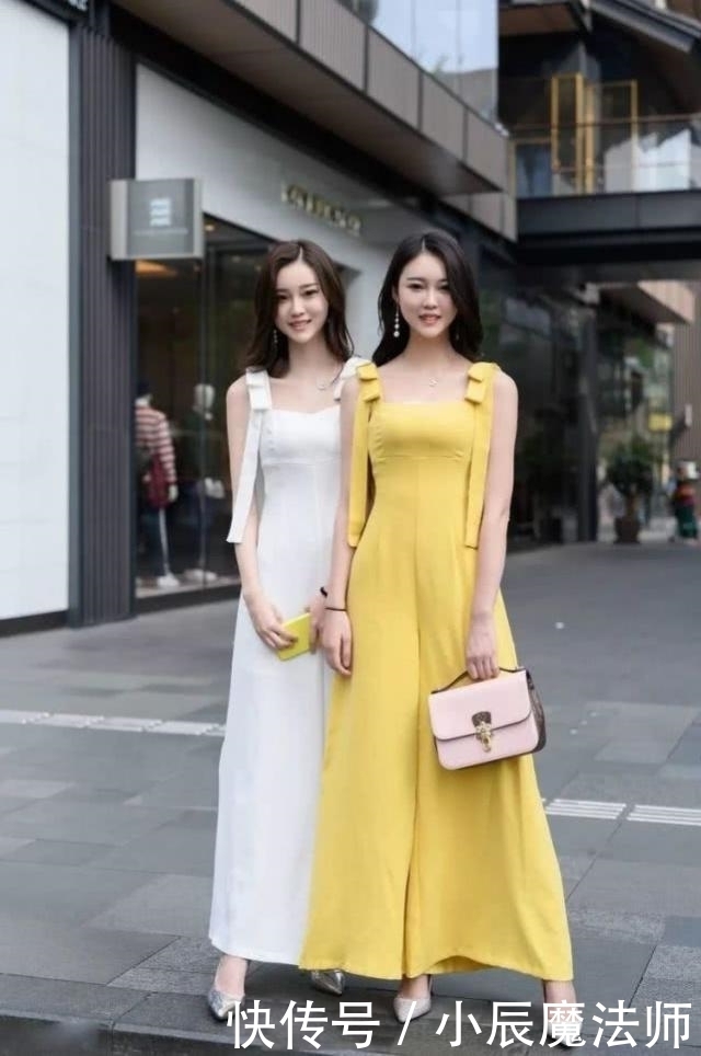 连体|路人街拍,黄色与白色的连体裤搭配优雅大方,看起来精美时尚