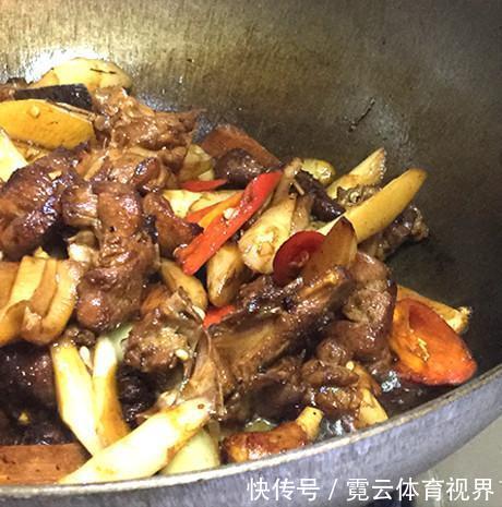 鸭肉|鸭肉别只会啤酒鸭了,和它搭配简直绝了,一锅吃完还想舔盘子