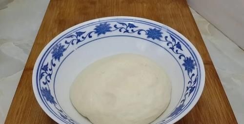 面粉又出神奇做法，不发面不烫面，外焦里软又空心，吃过念念不忘