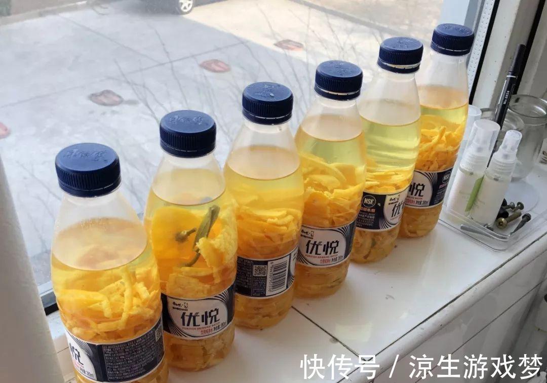 花盆里出现这东西,赶紧换土,不然一浇水就烂根