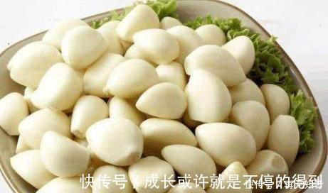 大蒜|醋泡大蒜有4大功效但3类人最好别碰,尤其是第三种,尽量别吃