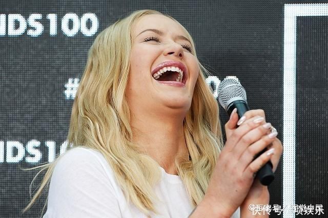 微胖女生的身材特点肉肉的脸显胖,双下巴显臃肿,麒麟臂很难遮