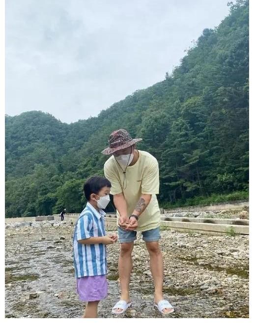 出镜|RunningMan新闻：宋智孝在金钟国的油管频道里出镜！还以为是官宣