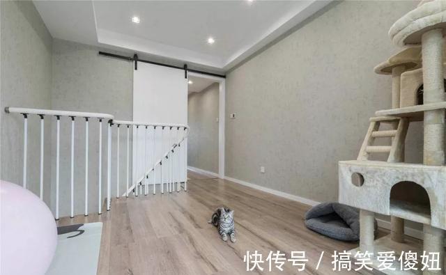 电视柜|85㎡小复式，开放式客餐厨十分敞亮，木凳电视柜个性又可爱