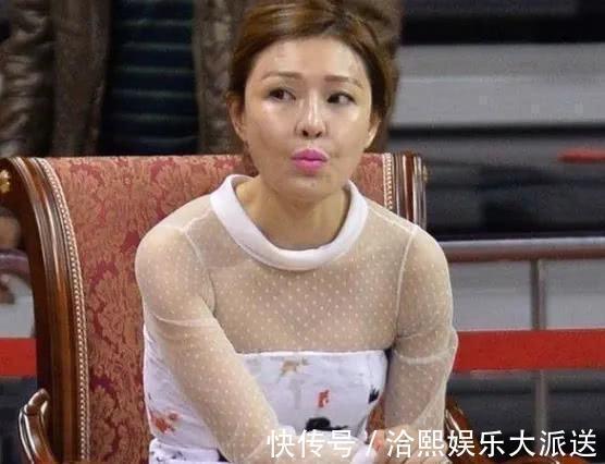 易建联|她是易建联的老板娘,背部纹身性感,年过40仍是韵味十足