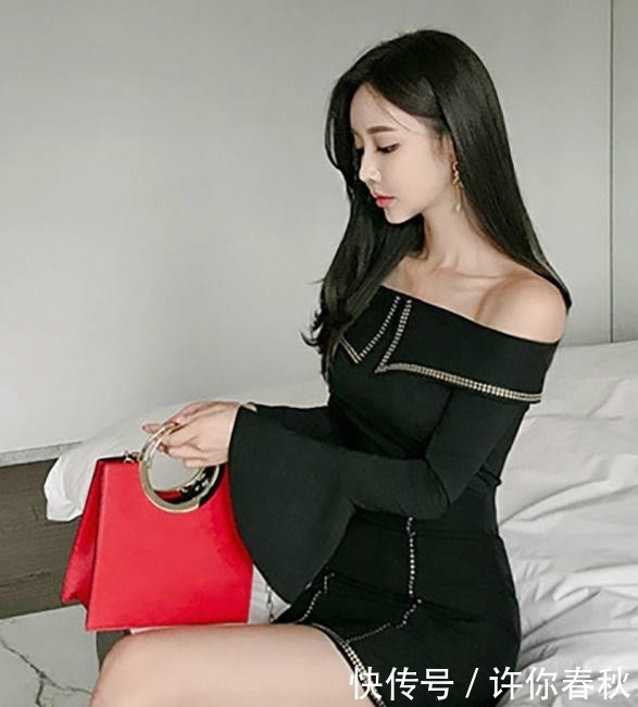 连衣裙:采用喇叭袖和一些线条,点缀了整体的看点