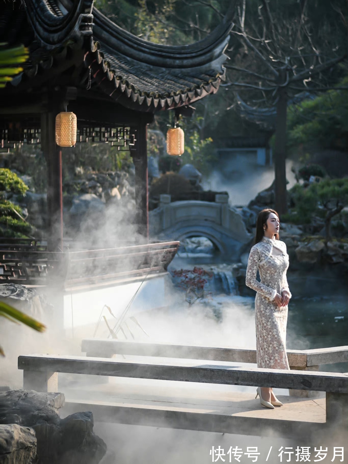 千里万里&千般的痴,仅存一幅背影。万般的执,徒留一声叹息