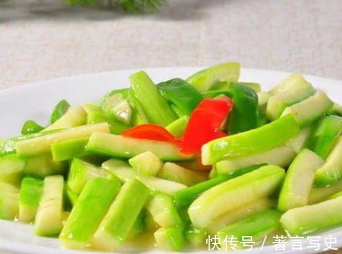 炒丝瓜|炒丝瓜总是发黑?牢记2步,颜色绿油油,鲜嫩脆爽,好看又好吃
