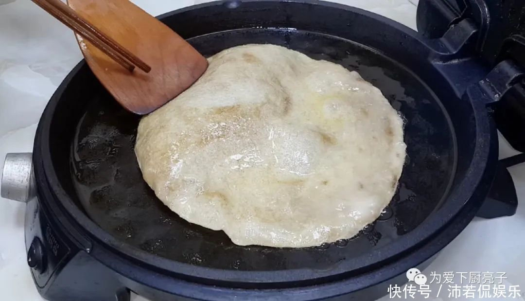  鸡蛋|烙饼这么做太香了，加3个鸡蛋，比手抓饼还香，做一次三天不起早