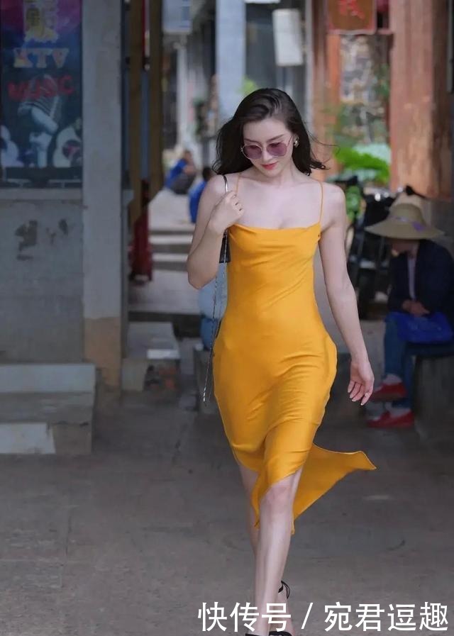 心醉|时尚吊带连衣裙,传递出沁人心脾的美感,温柔甜美,美的让人心醉