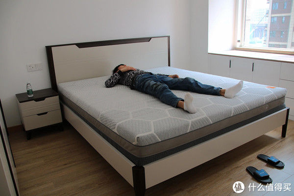 小米生态链|评测 篇四十六:试睡100天不满意退全款的床垫你见过吗?小米生态链8H品牌能做到