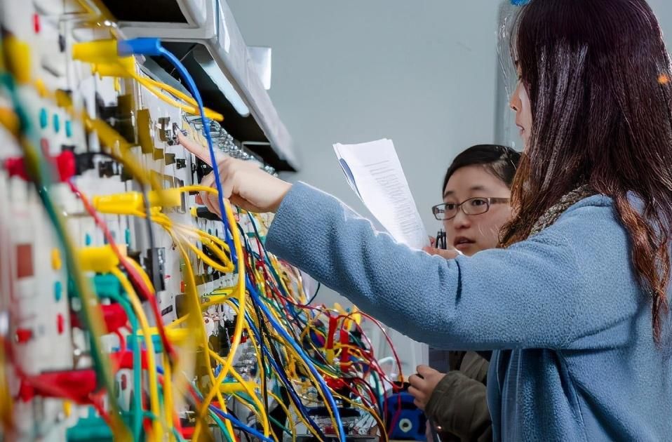 参考|大学“最赚钱”专业前3名，毕业两年月薪轻松过万，考生可参考