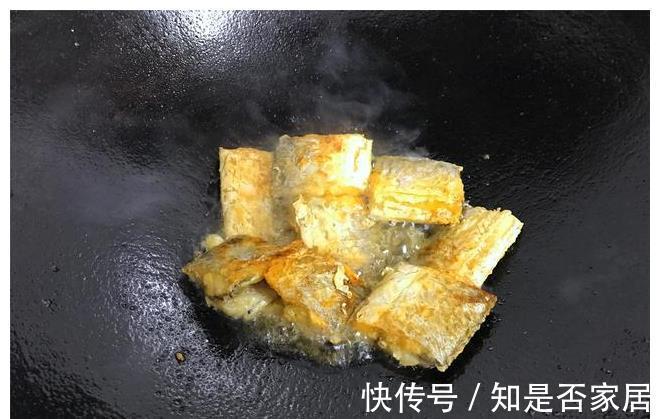 补气|带鱼最经典的家常做法，咸鲜入味，补气提鲜，看着就流口水