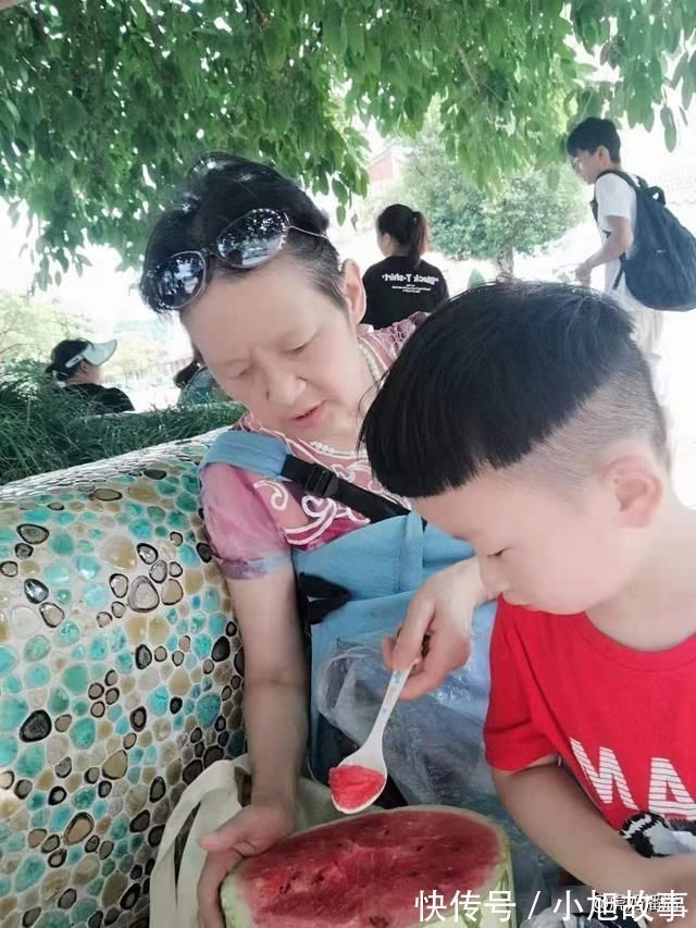 感恩|为什么老人不愿意帮忙带孩子?三位老人的说法,中肯又心酸