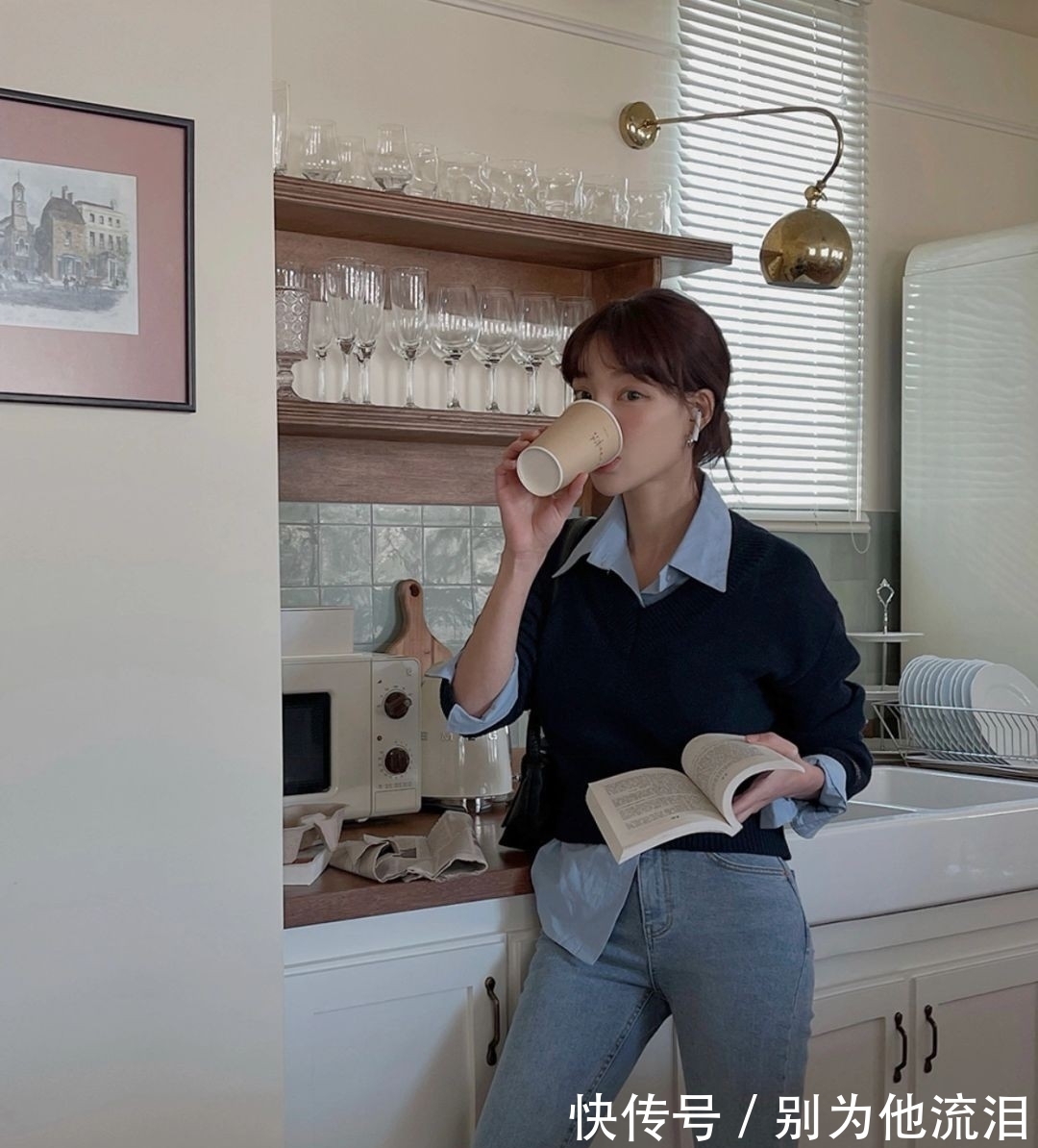 轻奢 韩国小姐姐适合“冷淡风”,选择简约色服饰搭配,造型轻奢又高级