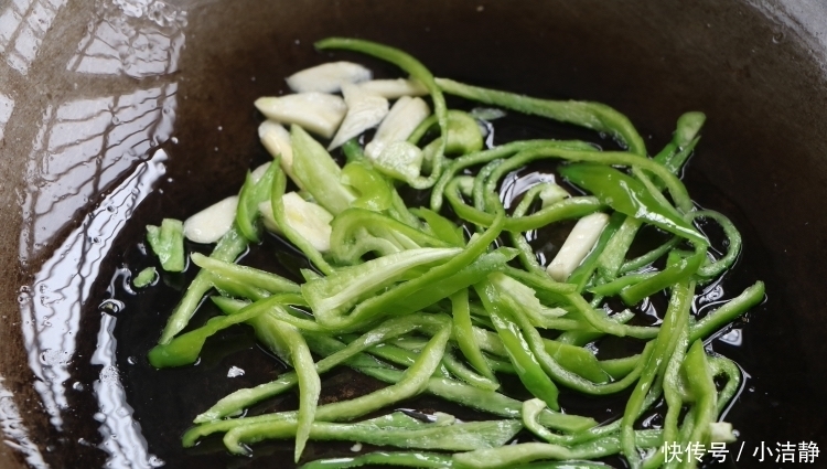 天熱,我隔三差五就做的素菜,開胃不上火,孩子常吃能提高免疫力